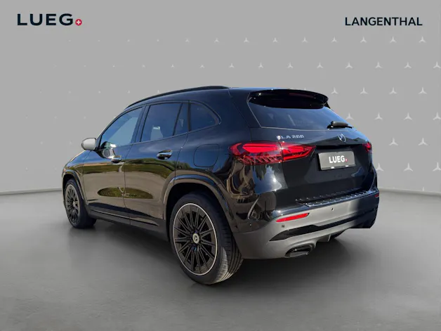 MERCEDES-BENZ GLA 200 Night Star 7G-DCT