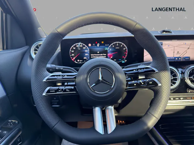 MERCEDES-BENZ GLA 200 Night Star 7G-DCT