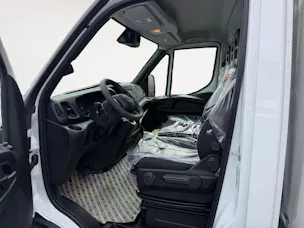 IVECO Daily 35S16BA8 Brücke mit Verdeck und Hebebühne