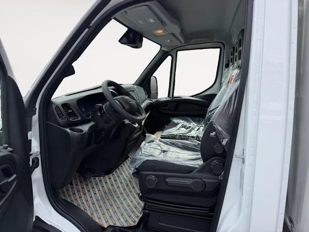 IVECO Daily 35S16BA8 Brücke mit Verdeck und Hebebühne