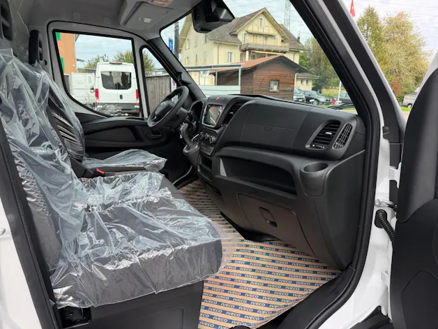 IVECO Daily 35S16BA8 Brücke mit Verdeck und Hebebühne