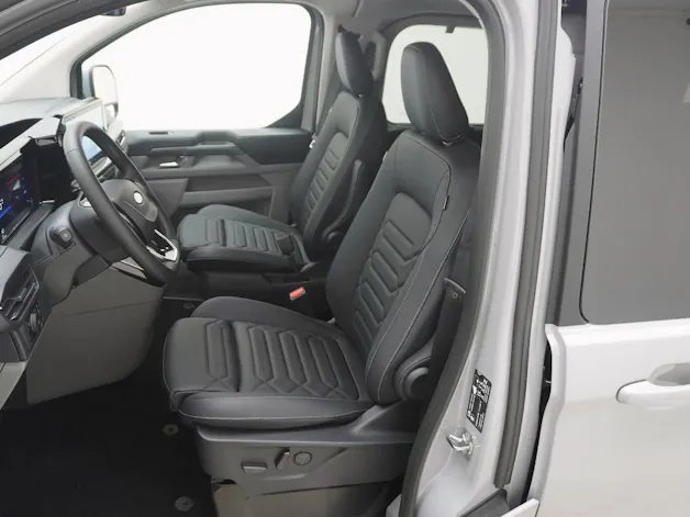 FORD Tourneo Custom L1 2.5 Plug-in-Hybrid Titanium X