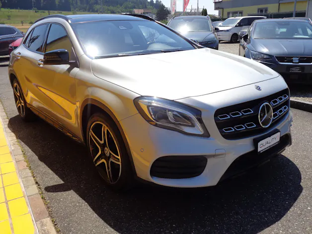 MERCEDES-BENZ GLA 220 AMG Line 4Matic 7G-DCT