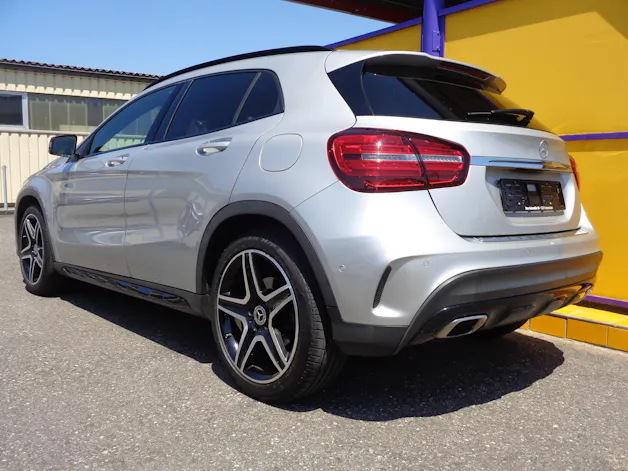 MERCEDES-BENZ GLA 220 AMG Line 4Matic 7G-DCT