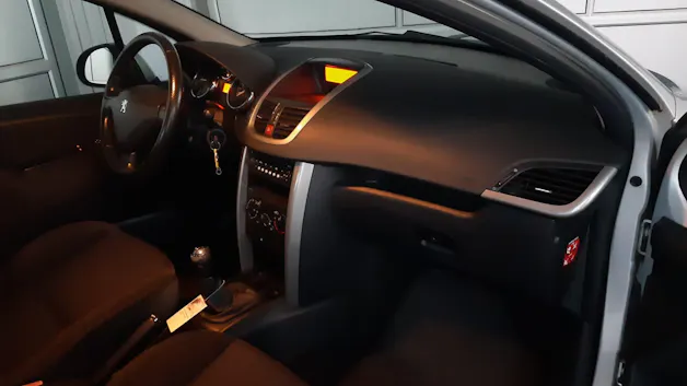 PEUGEOT 207 1.6 16V XS