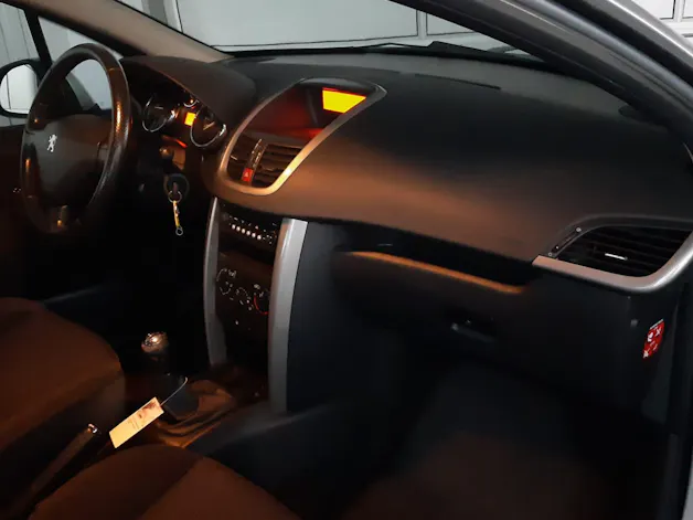 PEUGEOT 207 1.6 16V XS