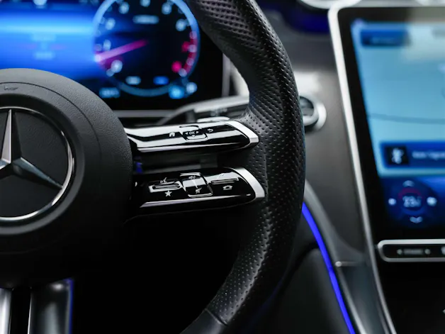 MERCEDES-BENZ GLC 300 4Matic AMG Line 9G-Tronic