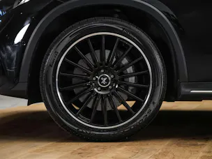 MERCEDES-BENZ GLC 300 4Matic AMG Line 9G-Tronic