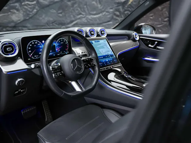 MERCEDES-BENZ GLC 300 4Matic AMG Line 9G-Tronic