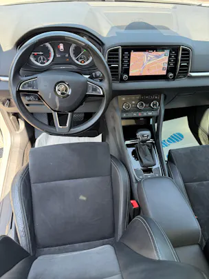 SKODA Karoq 2.0 TDI CR Style 4x4 DSG *ALCANTARA-SITZE - PANORAMA-DACH - ANHÄGERKUPPLUNG*