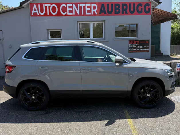 SKODA Karoq 2.0 TDI CR Style 4x4 DSG *ALCANTARA-SITZE - PANORAMA-DACH - ANHÄGERKUPPLUNG*