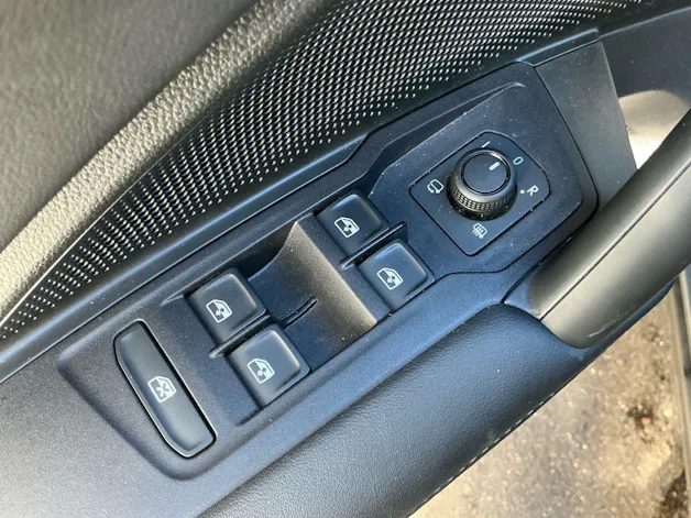 VW Tayron 2.0 TSI 204 PS 4MOTION LIFE *** ANHÄNGEKUPPLUNG & 7-SITZER ***