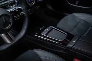 MERCEDES-BENZ CLA 200 AMG Line / Rückfahrkamera / Ambientebeleuchtung / Sitzheizung
