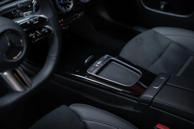 MERCEDES-BENZ CLA 200 AMG Line / Rückfahrkamera / Ambientebeleuchtung / Sitzheizung