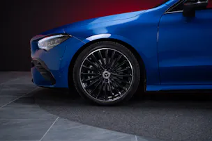MERCEDES-BENZ CLA 200 AMG Line / Rückfahrkamera / Ambientebeleuchtung / Sitzheizung