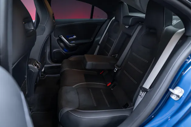 MERCEDES-BENZ CLA 200 AMG Line / Rückfahrkamera / Ambientebeleuchtung / Sitzheizung