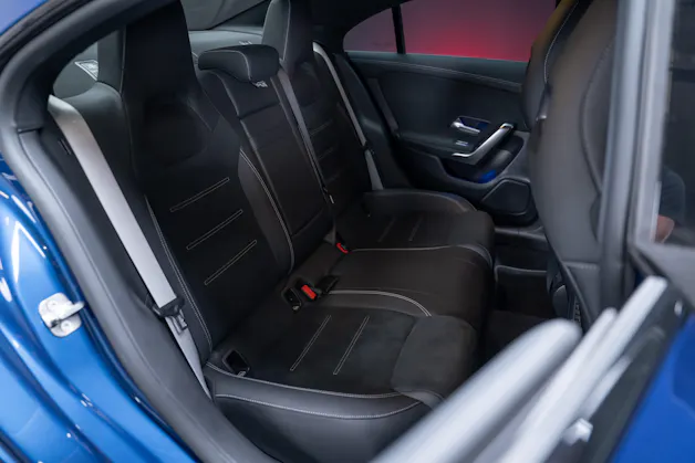 MERCEDES-BENZ CLA 200 AMG Line / Rückfahrkamera / Ambientebeleuchtung / Sitzheizung