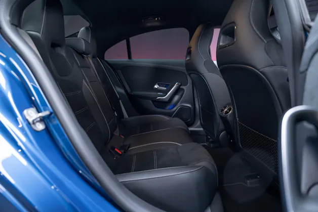 MERCEDES-BENZ CLA 200 AMG Line / Rückfahrkamera / Ambientebeleuchtung / Sitzheizung