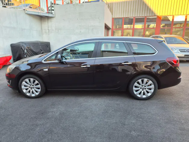 OPEL Astra SportsTourer 1.6i 16V