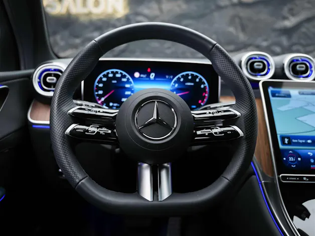 MERCEDES-BENZ GLC 200 4Matic AMG Line 9G-Tronic *Digital Light*Hinterachslenkung*Luftfahrwerk*