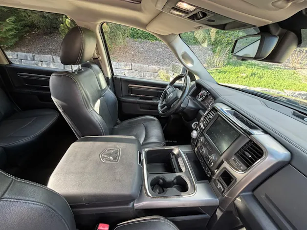 DODGE RAM HEMI 1500 V8