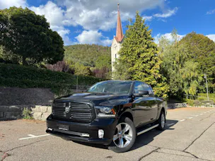 DODGE RAM HEMI 1500 V8