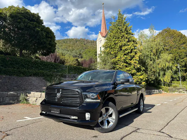DODGE RAM HEMI 1500 V8