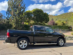 DODGE RAM HEMI 1500 V8