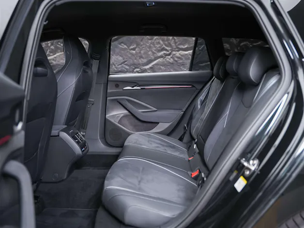 SKODA Superb Combi 2.0 TDi Sportline 4x4 DSG *Facelift*Werksgarantie*Massage*