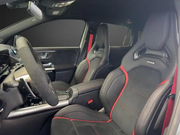 MERCEDES-BENZ GLA AMG 35 4Matic 8G-DCT