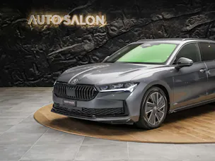 SKODA Superb Combi 2.0 TDi Sportline 4x4 DSG *Facelift*Werksgarantie*Massage*