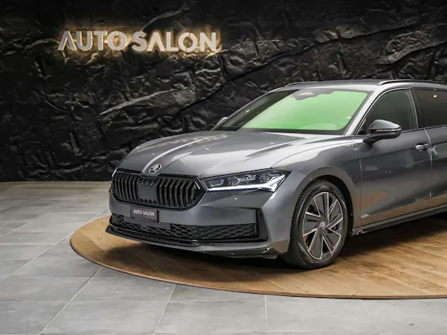 SKODA Superb Combi 2.0 TDi Sportline 4x4 DSG *Facelift*Werksgarantie*Massage*