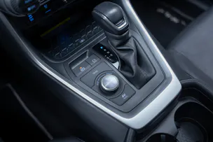 Toyota RAV-4 2.5 HEV Premium / CH-Fahrzeug / Panorama-Glasdach / 360°Kamera /