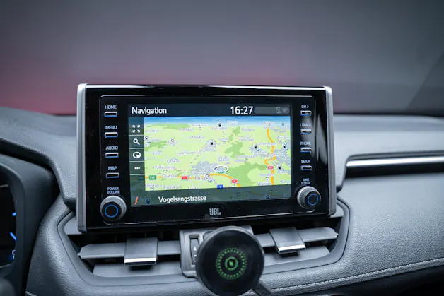 Toyota RAV-4 2.5 HEV Premium / CH-Fahrzeug / Panorama-Glasdach / 360°Kamera /
