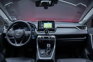 Toyota RAV-4 2.5 HEV Premium / CH-Fahrzeug / Panorama-Glasdach / 360°Kamera /
