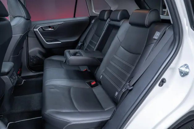 Toyota RAV-4 2.5 HEV Premium / CH-Fahrzeug / Panorama-Glasdach / 360°Kamera /