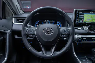Toyota RAV-4 2.5 HEV Premium / CH-Fahrzeug / Panorama-Glasdach / 360°Kamera /
