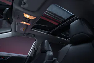 Toyota RAV-4 2.5 HEV Premium / CH-Fahrzeug / Panorama-Glasdach / 360°Kamera /