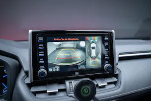 Toyota RAV-4 2.5 HEV Premium / CH-Fahrzeug / Panorama-Glasdach / 360°Kamera /