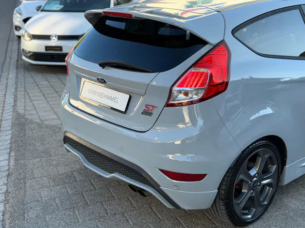 FORD Fiesta 1.6 SCTi ST 200
