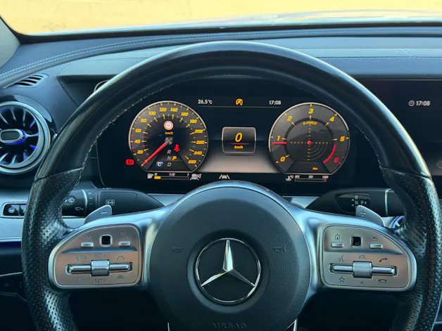 MERCEDES-BENZ E 220 d Swiss Star AMG Line 4matic
