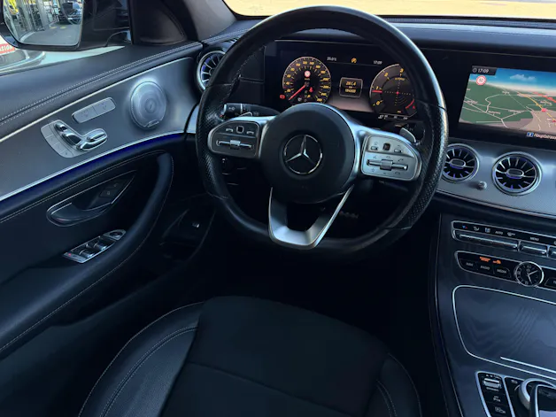 MERCEDES-BENZ E 220 d Swiss Star AMG Line 4matic