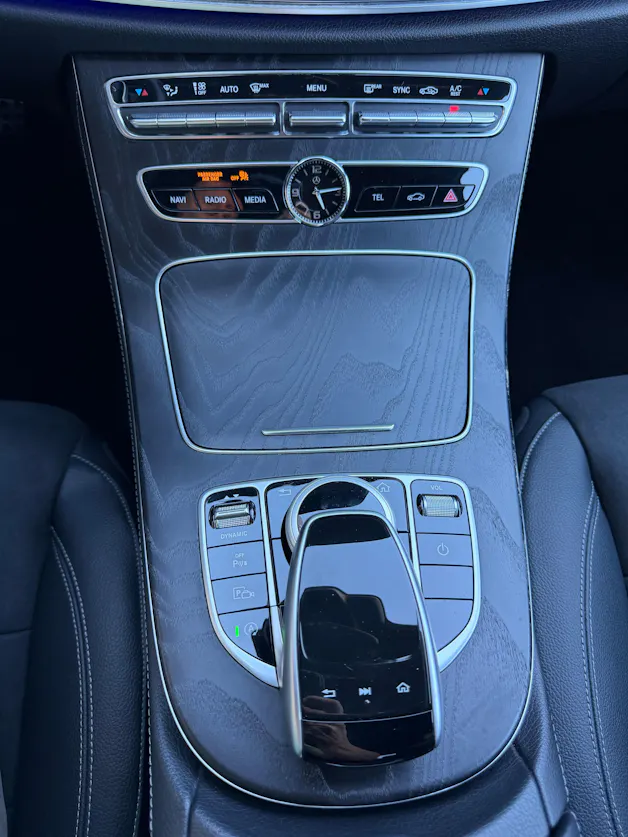 MERCEDES-BENZ E 220 d Swiss Star AMG Line 4matic