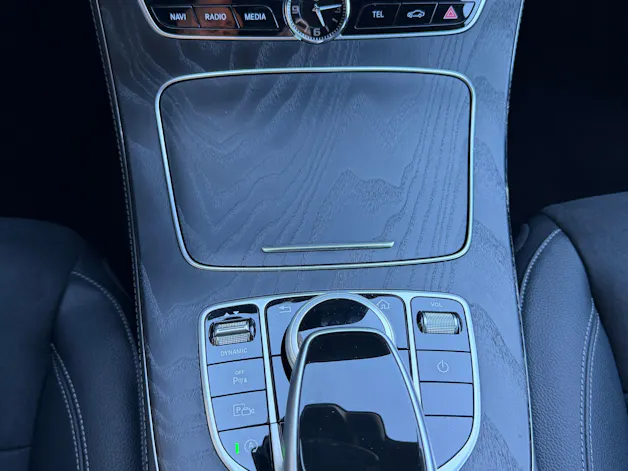MERCEDES-BENZ E 220 d Swiss Star AMG Line 4matic