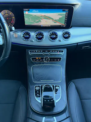 MERCEDES-BENZ E 220 d Swiss Star AMG Line 4matic