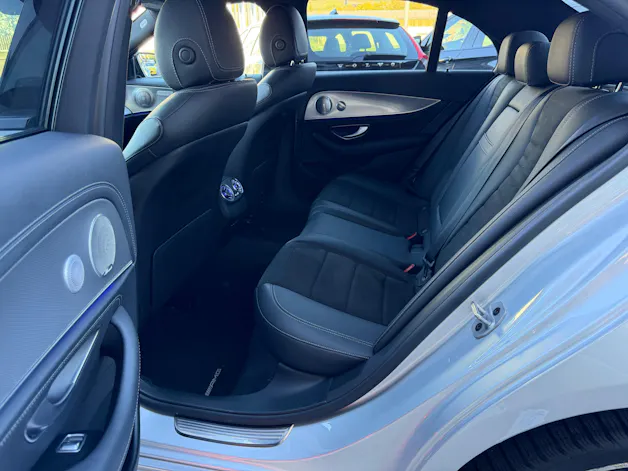 MERCEDES-BENZ E 220 d Swiss Star AMG Line 4matic
