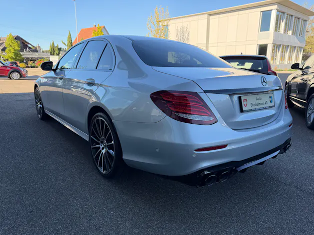 MERCEDES-BENZ E 220 d Swiss Star AMG Line 4matic