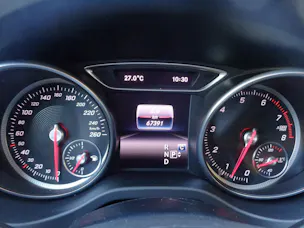 MERCEDES-BENZ GLA 200 Night Star 7G-DCT