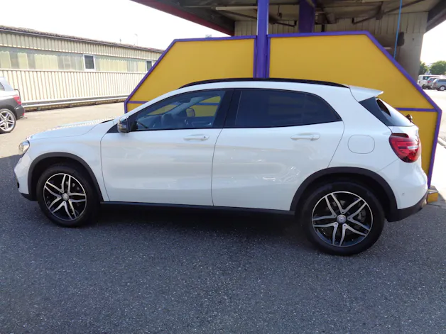 MERCEDES-BENZ GLA 200 Night Star 7G-DCT