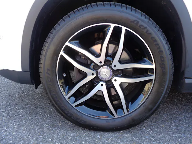 MERCEDES-BENZ GLA 200 Night Star 7G-DCT